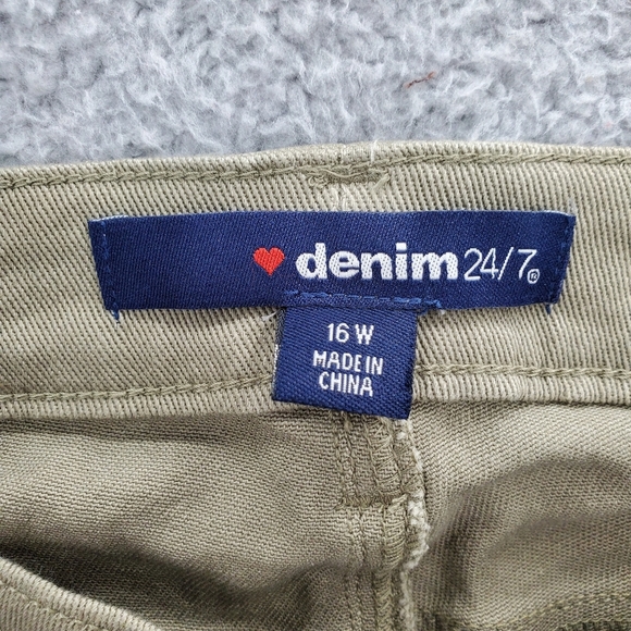 Denim 24/7 Jeans Womens Plus Size 16W Floral Printed Olive Green - Picture 2 of 8